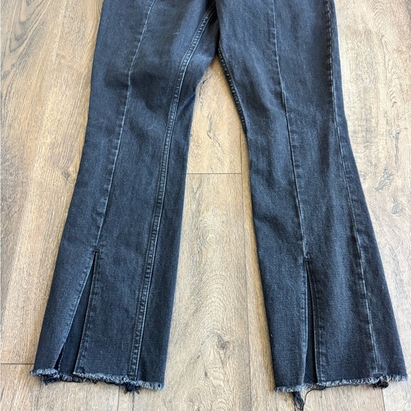Abercrombie Jeans, black, the shinny high rise. Women’s size 28/6. - Picture 2 of 7